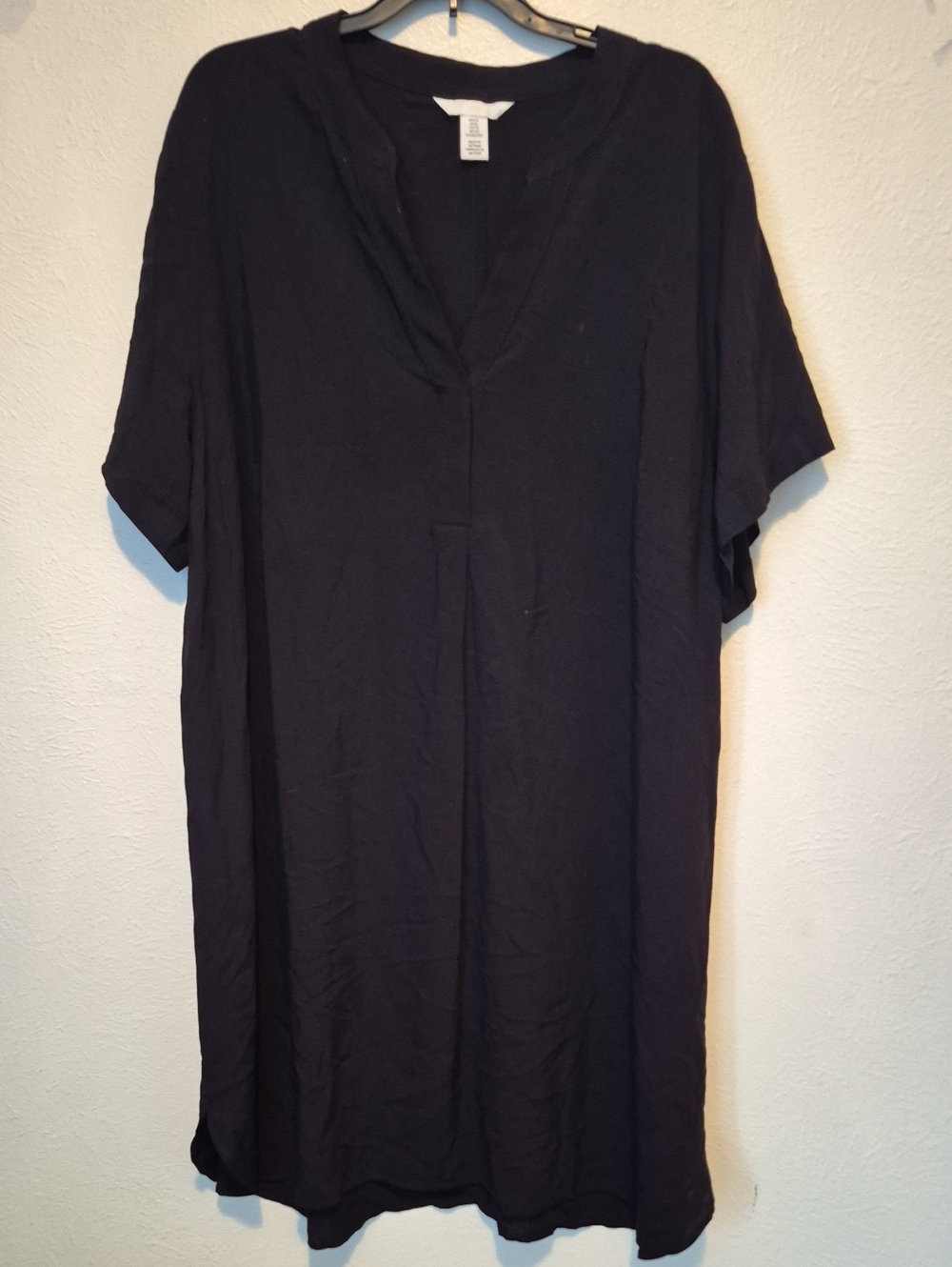H&M Black Short Sleeve V-Neck Tunic Dress